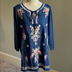 NWT V CRISTINA TUNIC L